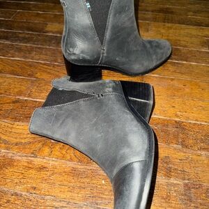 TOMS Esme Chelsea Black Leather Ankle Boots Women’s US Size 8.5